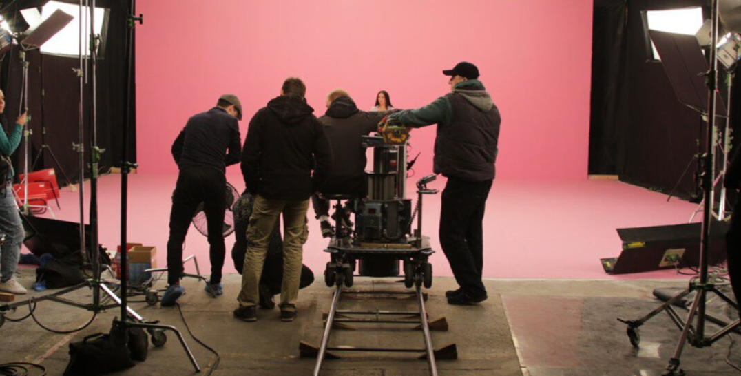 BACKSTAGE FILMING